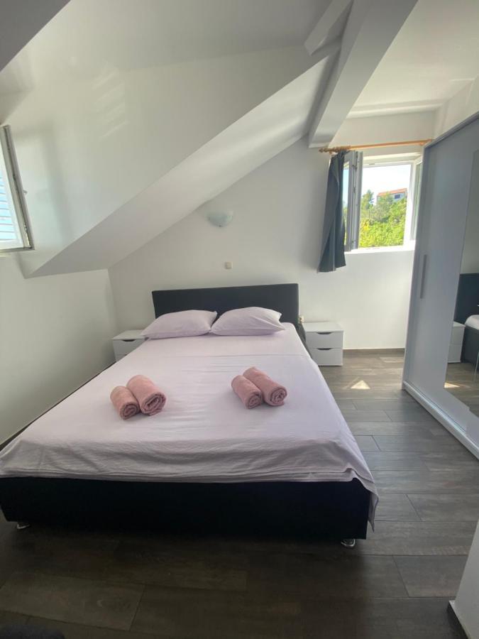 Guesthouse Ruza Sobra Apartments In The Attic Of The House Exterior photo