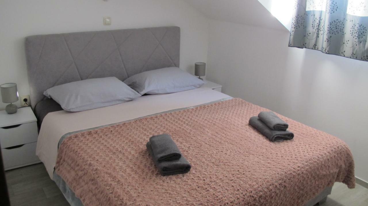 Guesthouse Ruza Sobra Apartments In The Attic Of The House Exterior photo